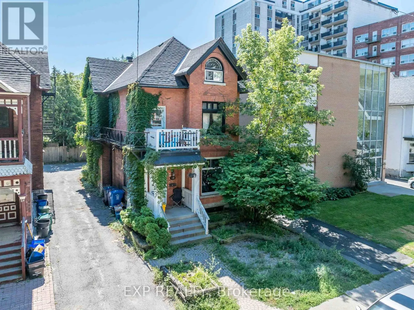 88 MACLAREN STREET