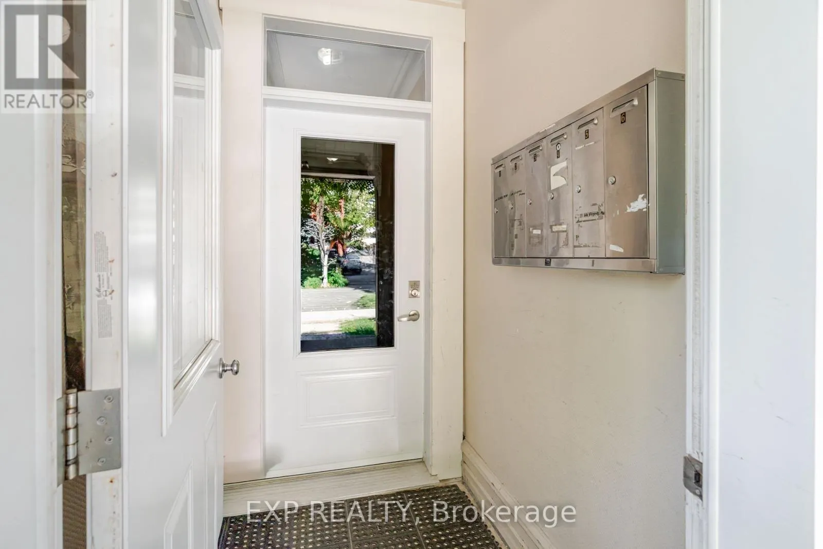 88 MACLAREN STREET