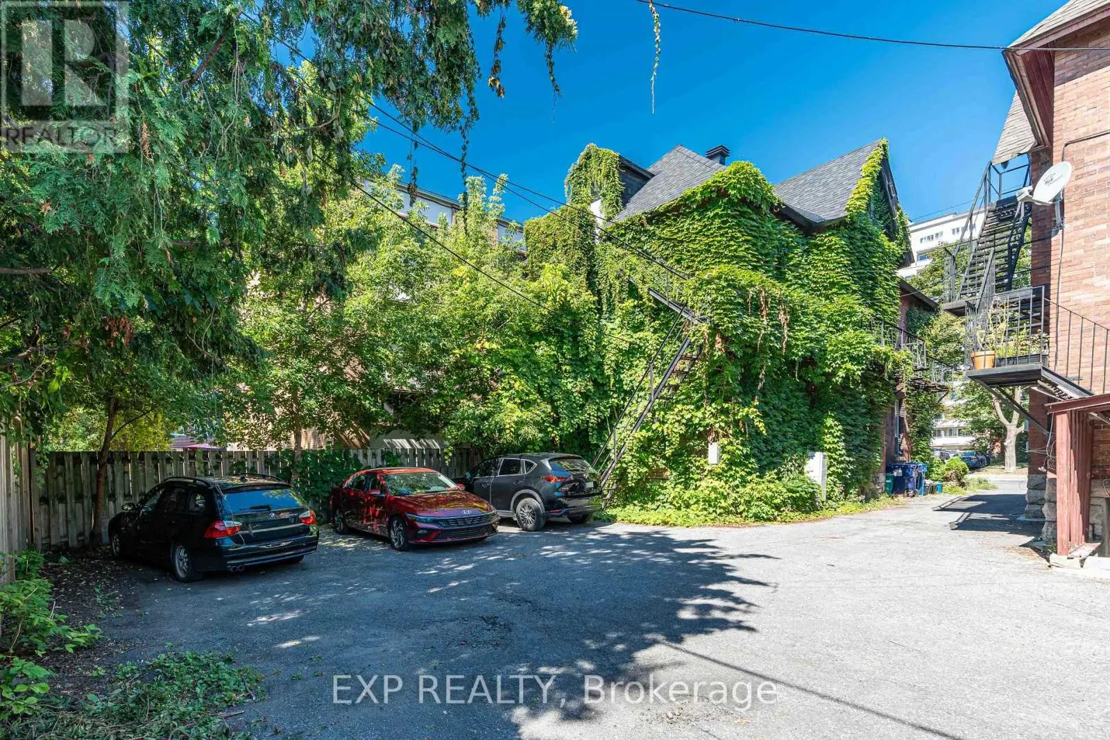 88 MACLAREN STREET