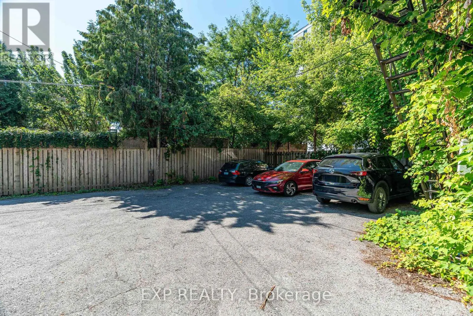 88 MACLAREN STREET