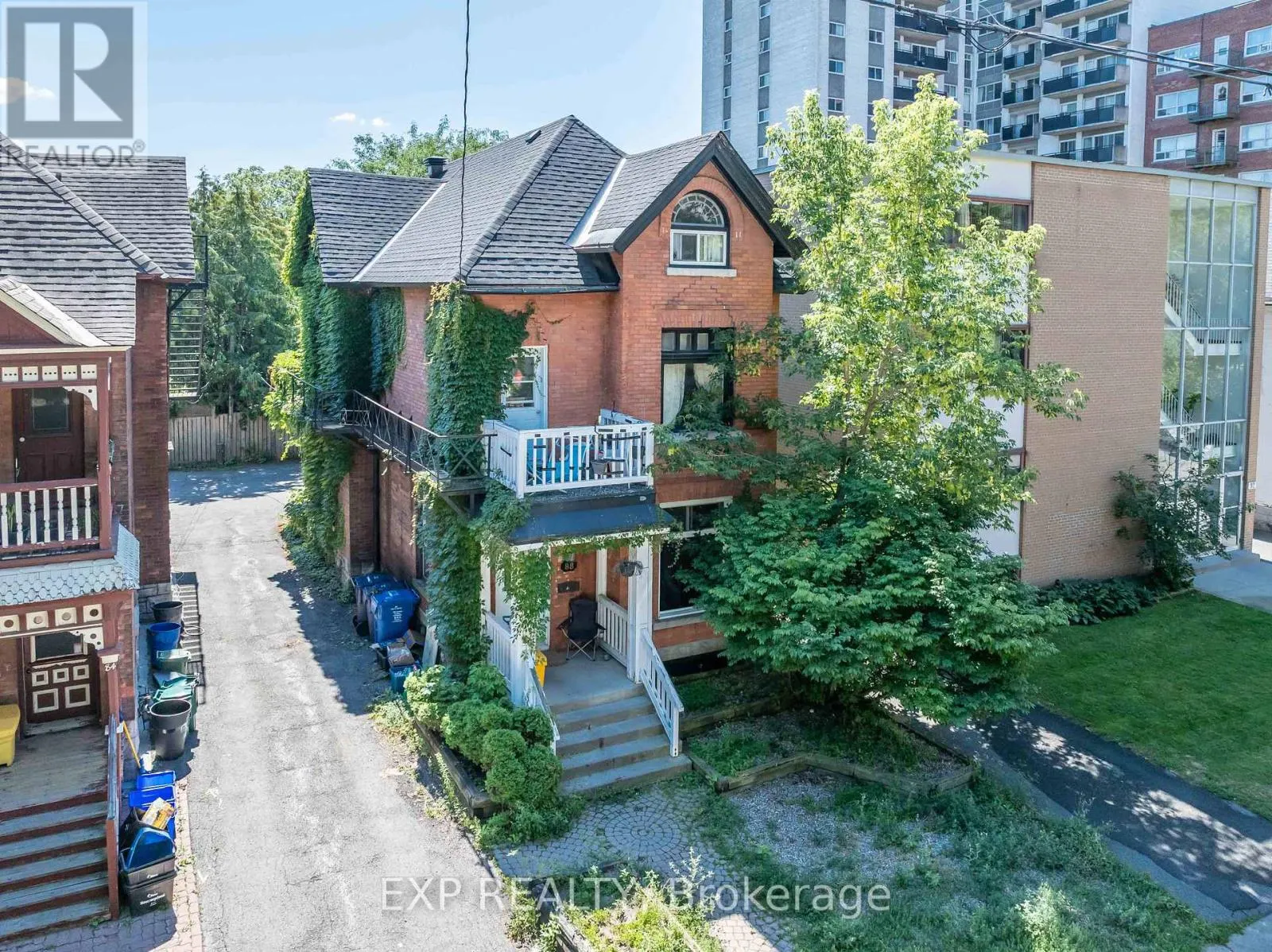88 MACLAREN STREET