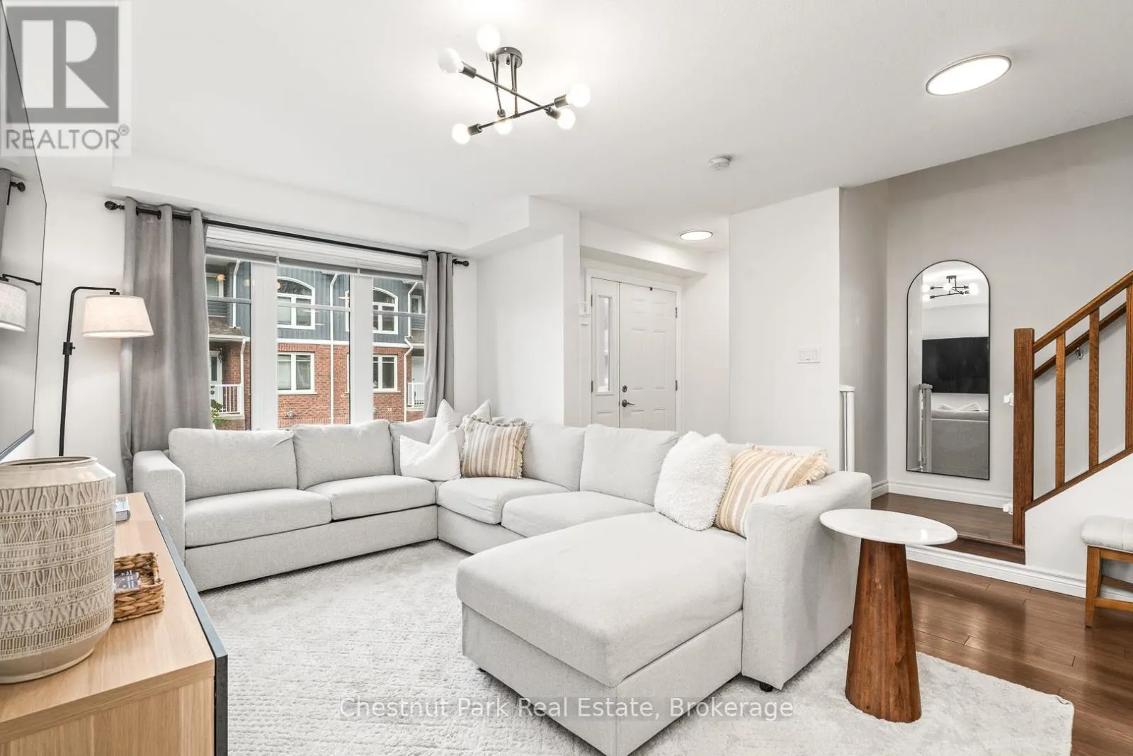 24 - 37 SILVER STREET, #24