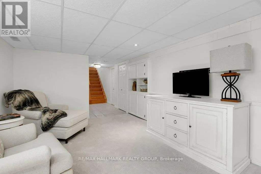 14 ROUNDHAY DRIVE