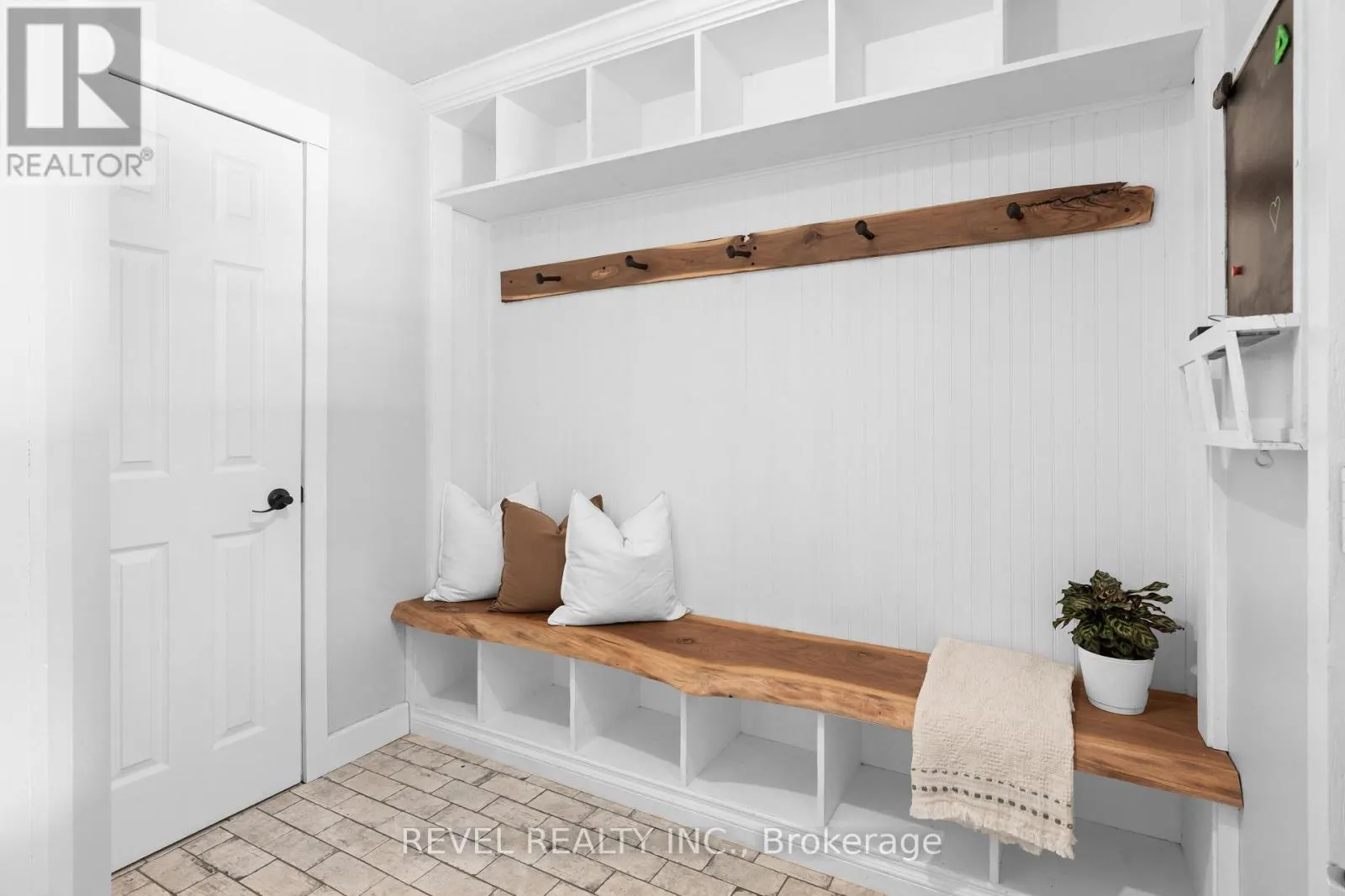 4 AINO BEACH ROAD