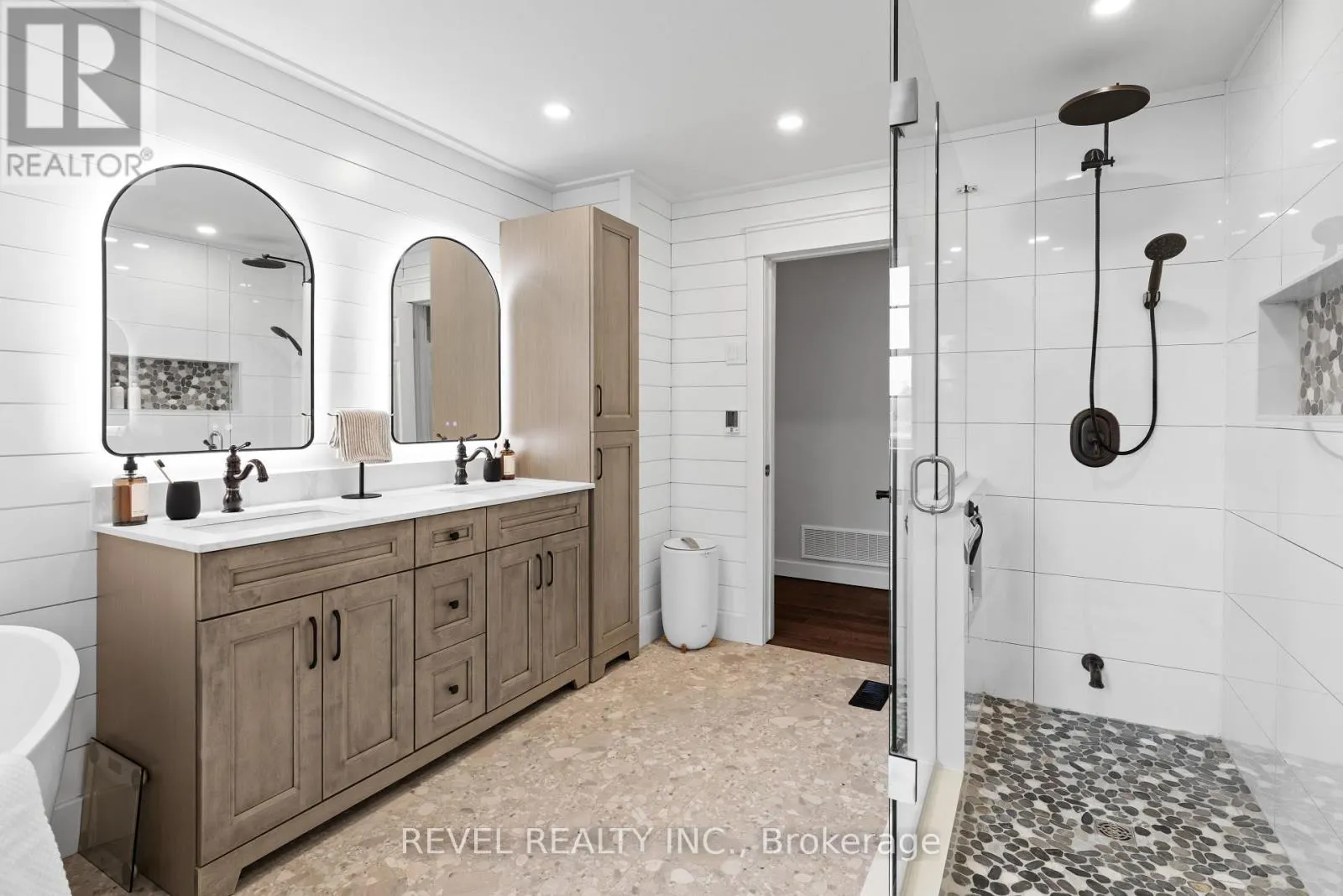 4 AINO BEACH ROAD