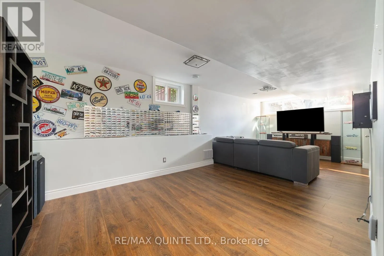 2 MARCHMONT PLACE