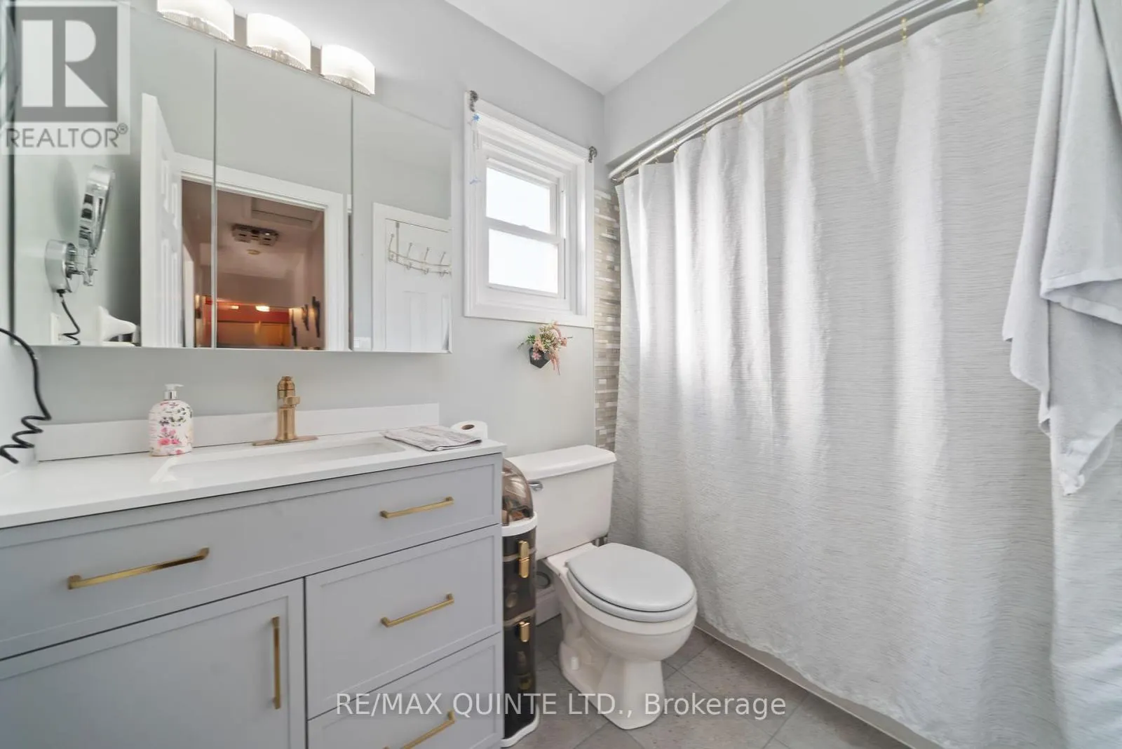 2 MARCHMONT PLACE