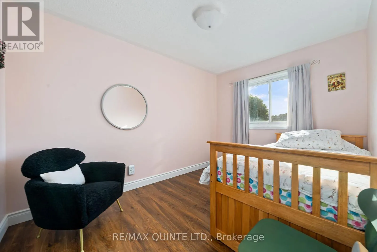 2 MARCHMONT PLACE