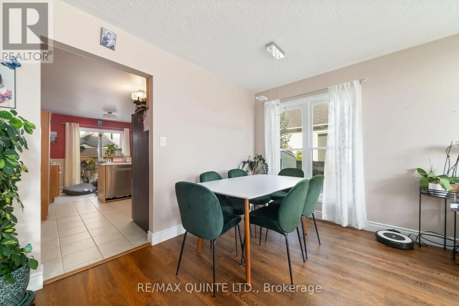 2 MARCHMONT PLACE