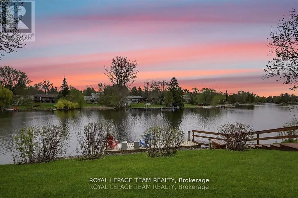 5591 MANOTICK MAIN STREET