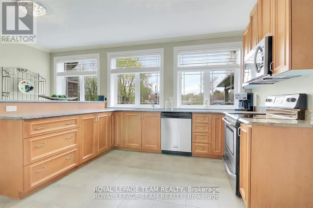 5591 MANOTICK MAIN STREET