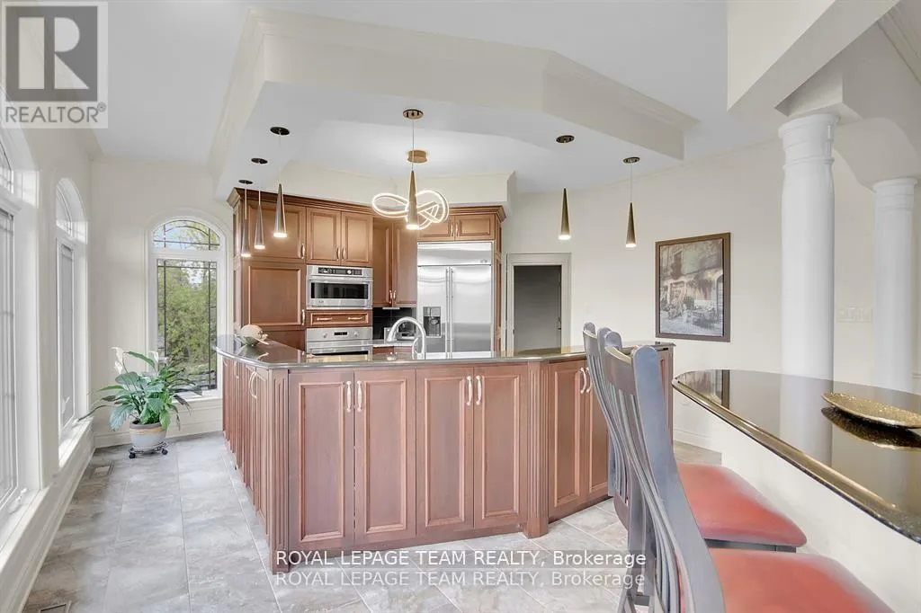 5591 MANOTICK MAIN STREET