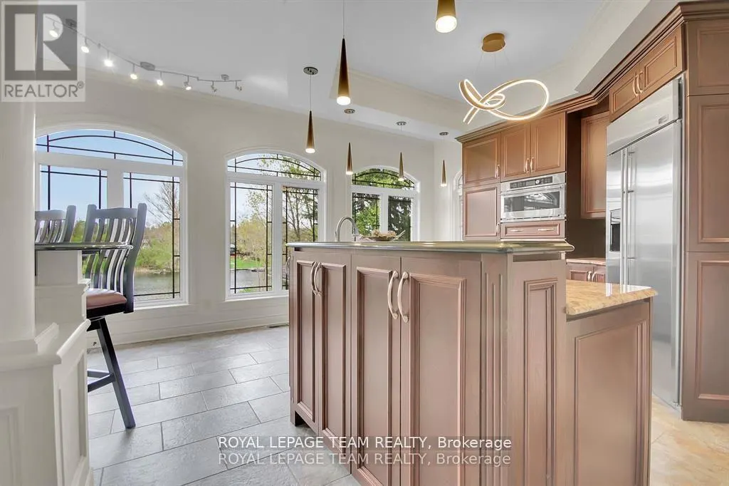 5591 MANOTICK MAIN STREET