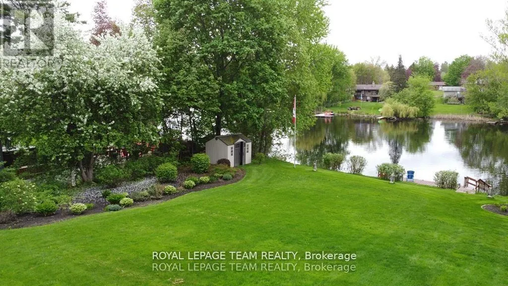 5591 MANOTICK MAIN STREET