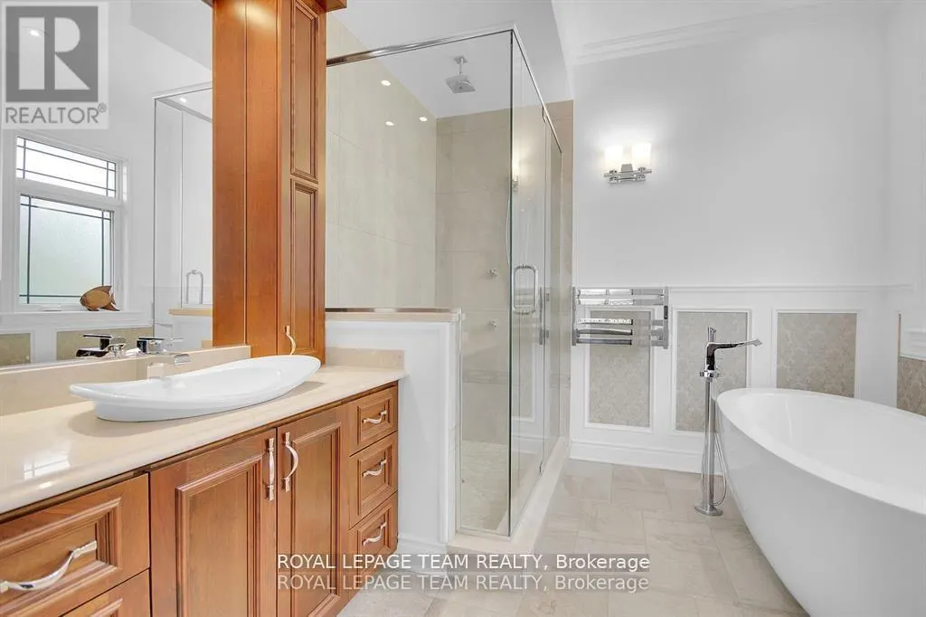 5591 MANOTICK MAIN STREET