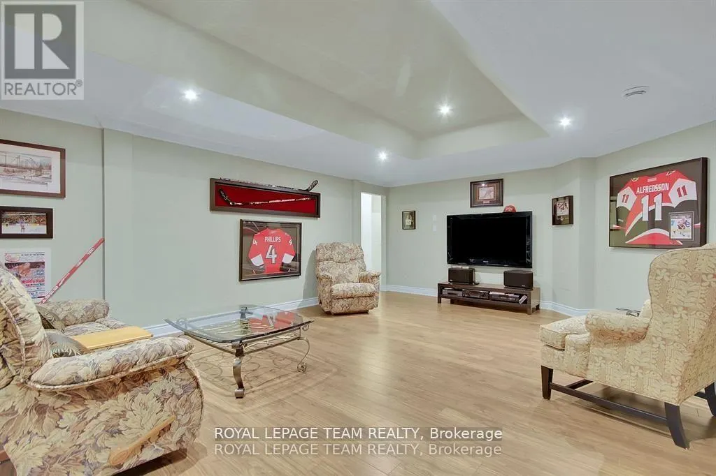 5591 MANOTICK MAIN STREET