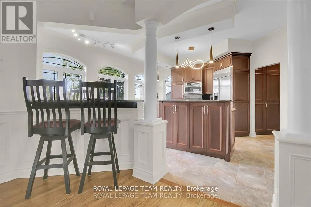 5591 MANOTICK MAIN STREET