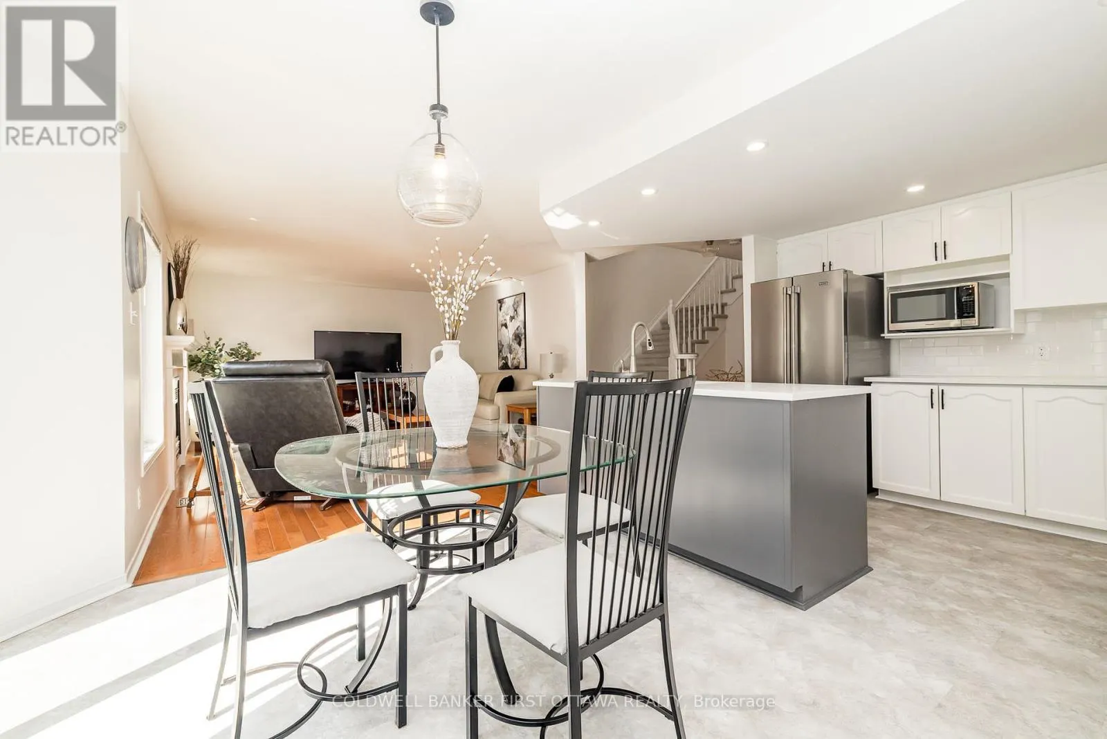 14 VISTAPOINTE DRIVE