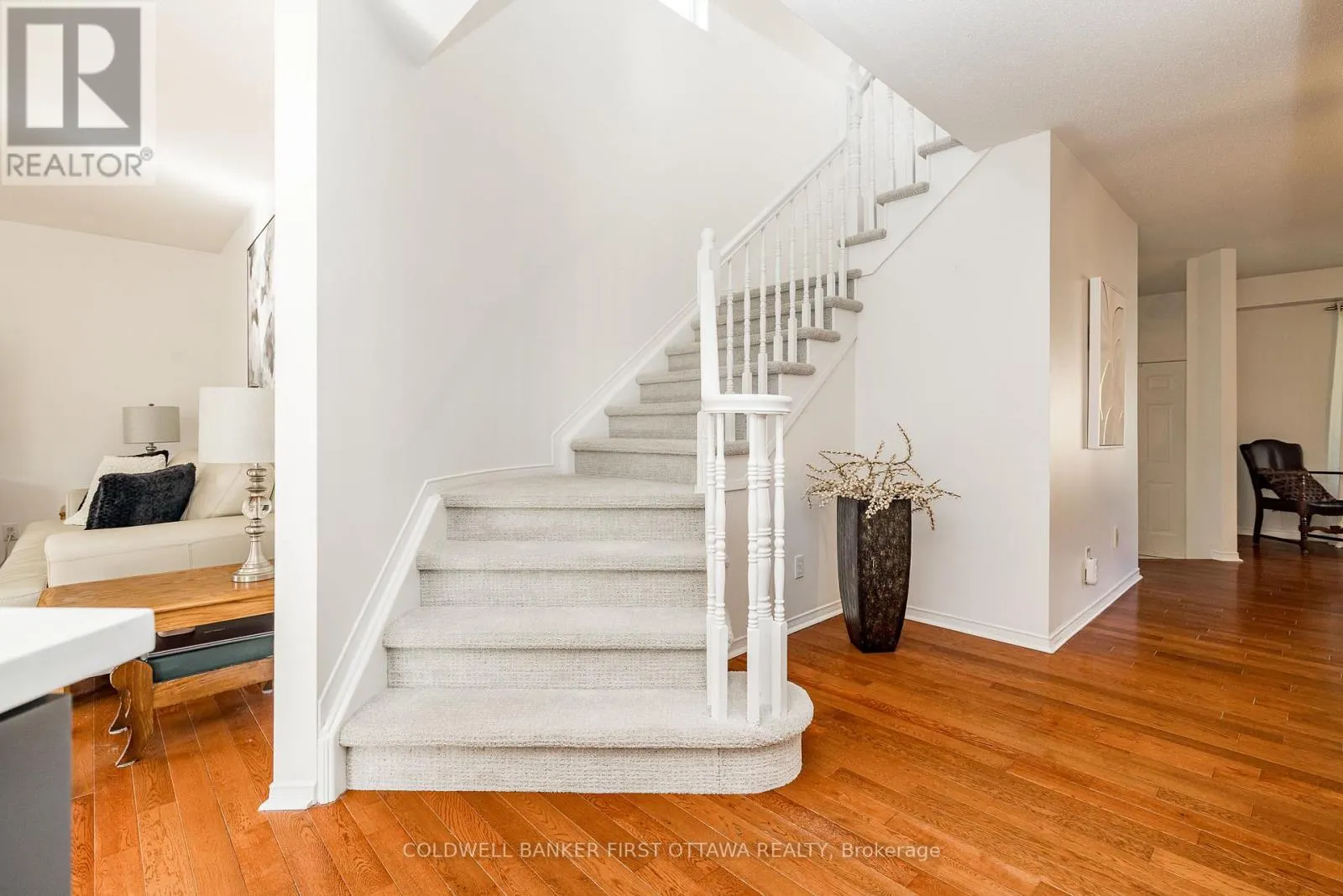 14 VISTAPOINTE DRIVE