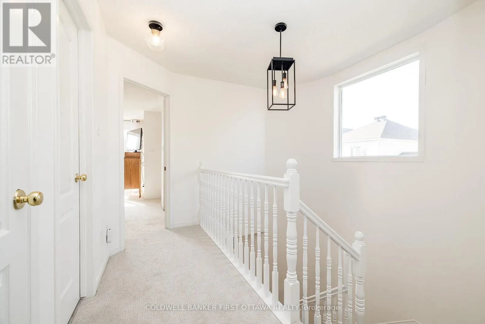 14 VISTAPOINTE DRIVE