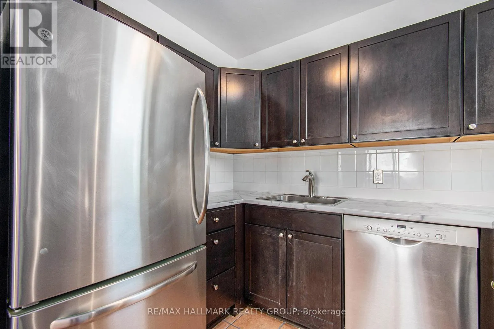 902 - 1440 HERON ROAD