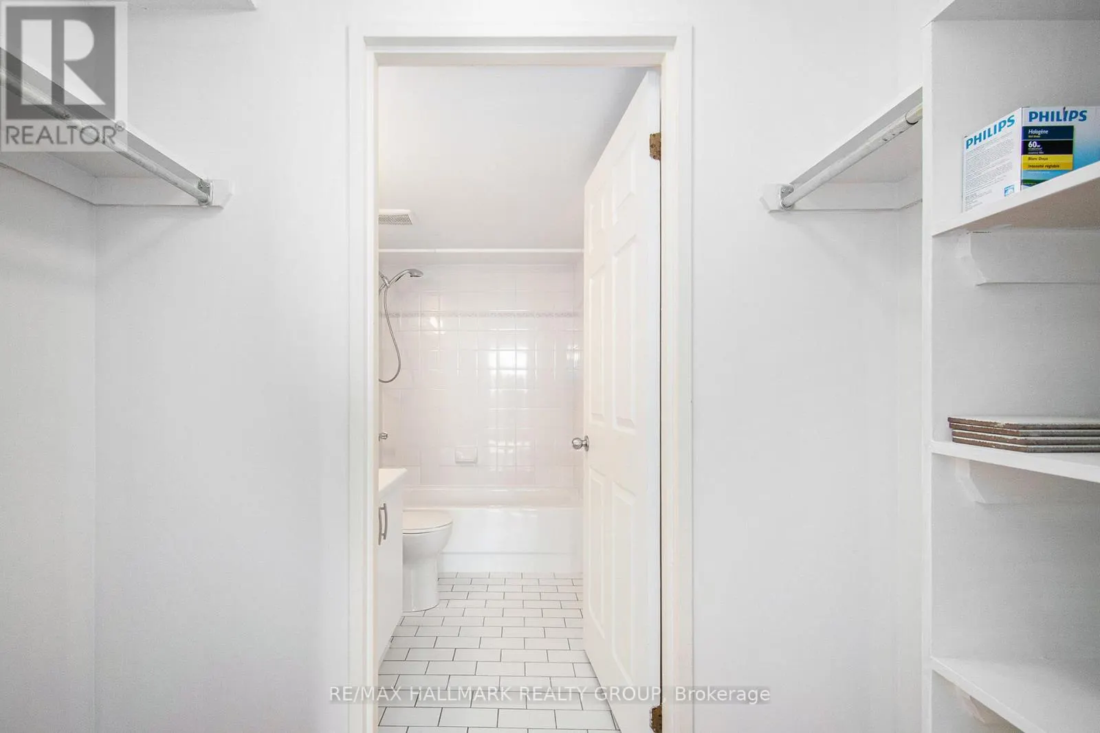 902 - 1440 HERON ROAD