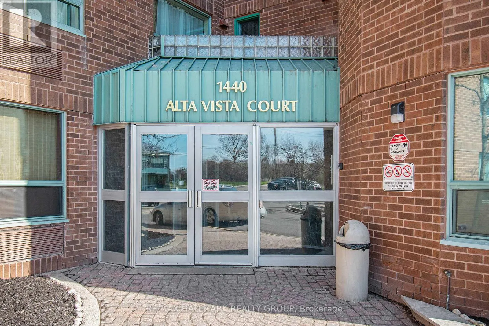 902 - 1440 HERON ROAD