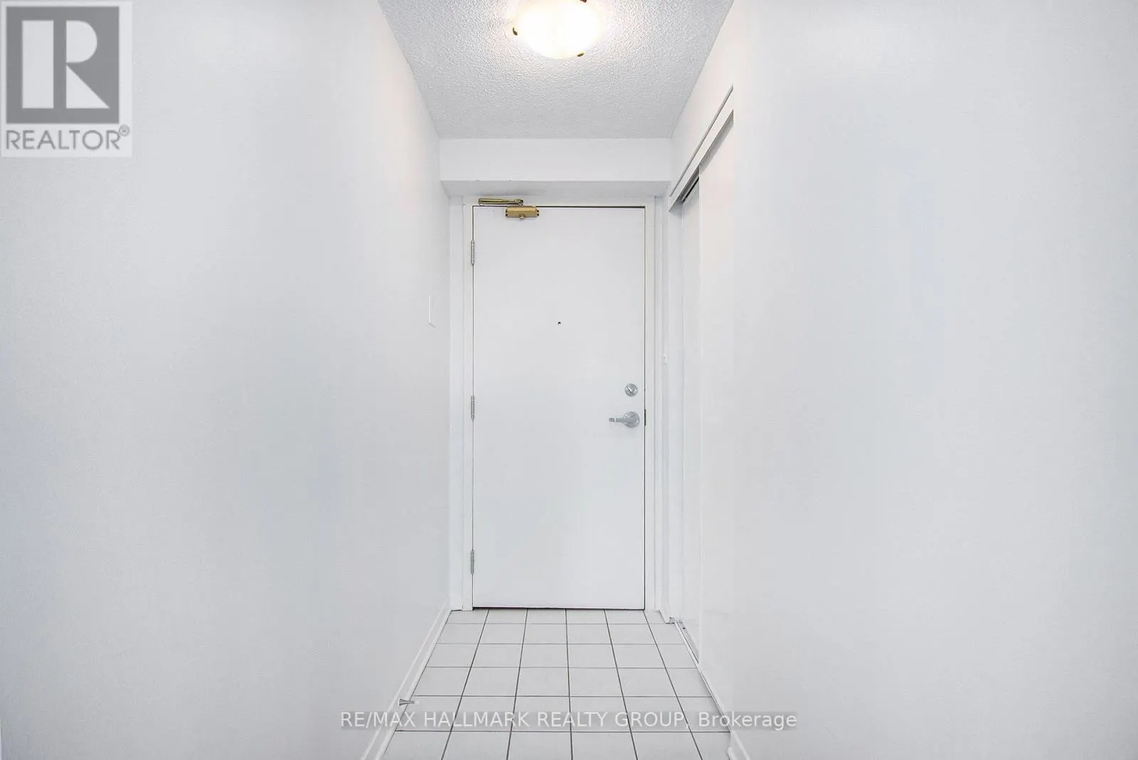 902 - 1440 HERON ROAD