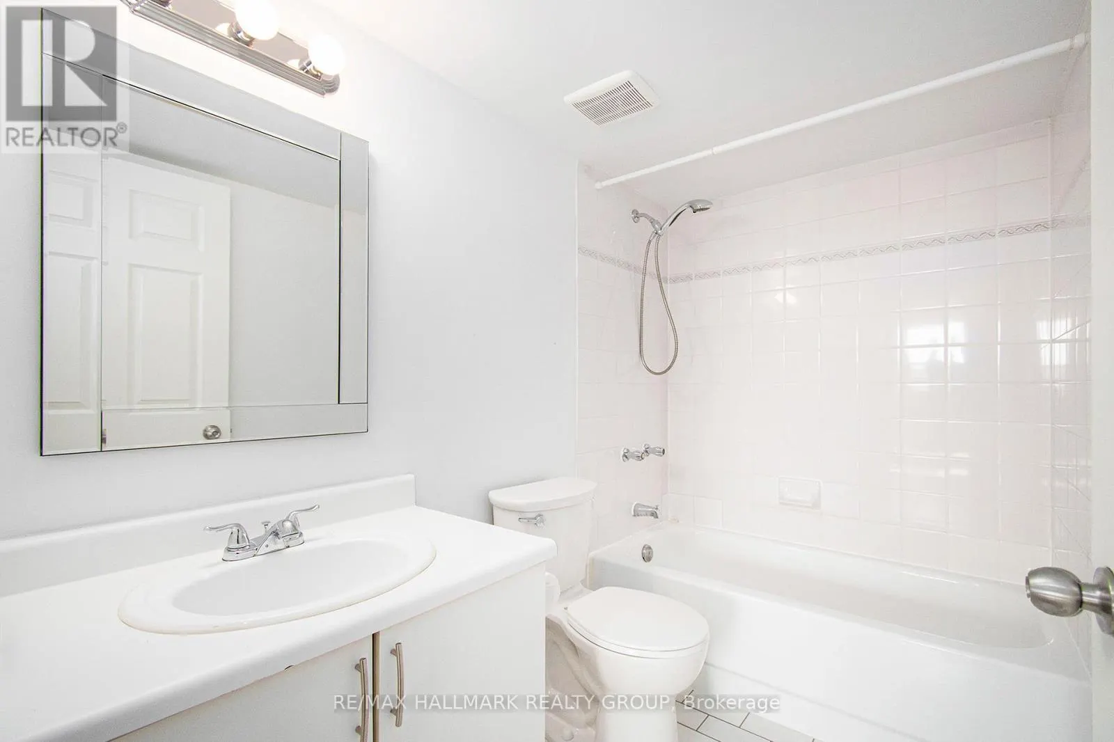 902 - 1440 HERON ROAD