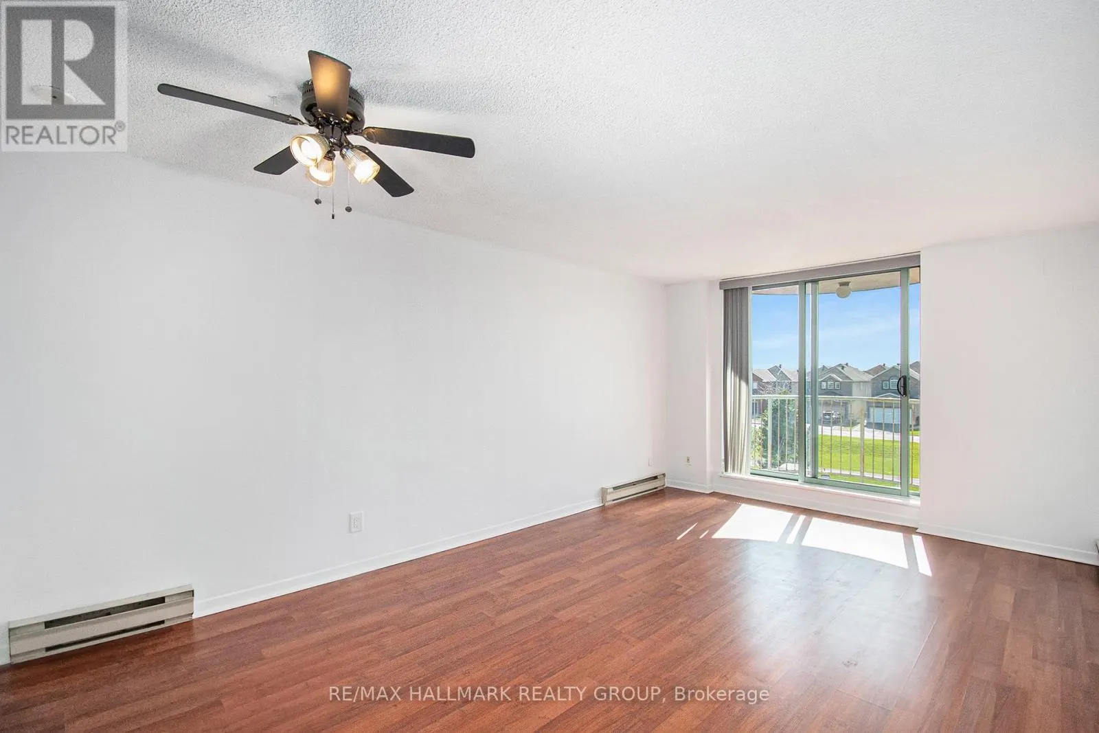 902 - 1440 HERON ROAD