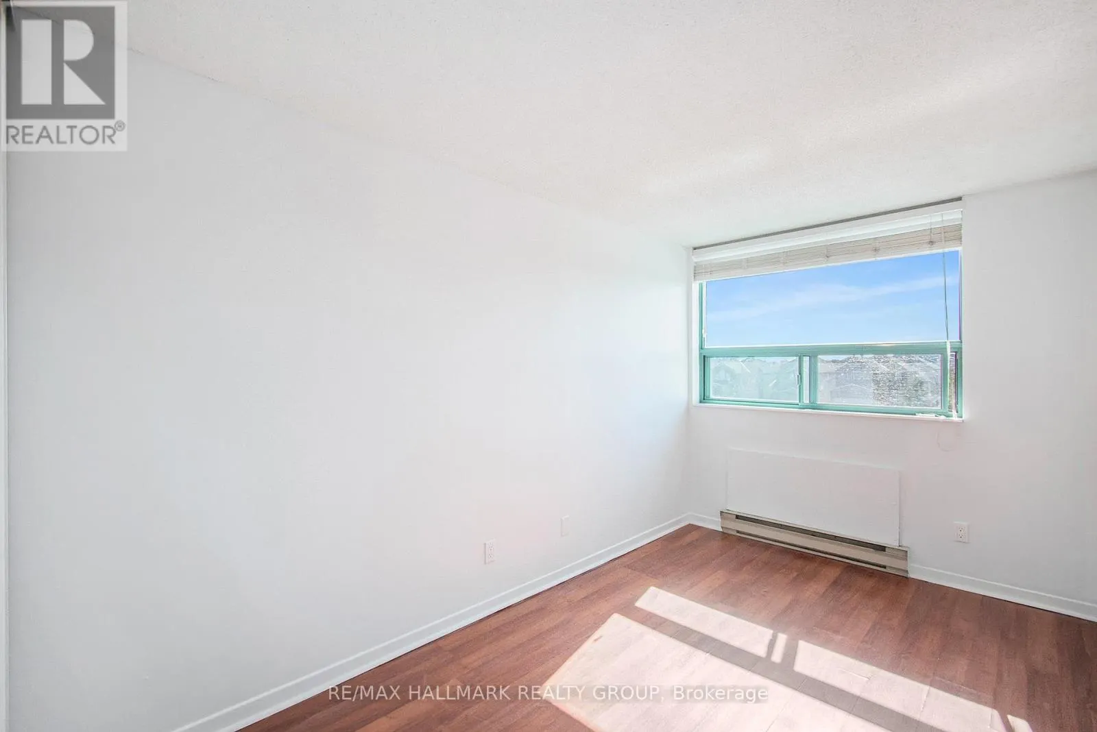 902 - 1440 HERON ROAD