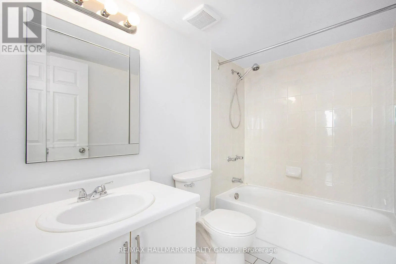 902 - 1440 HERON ROAD