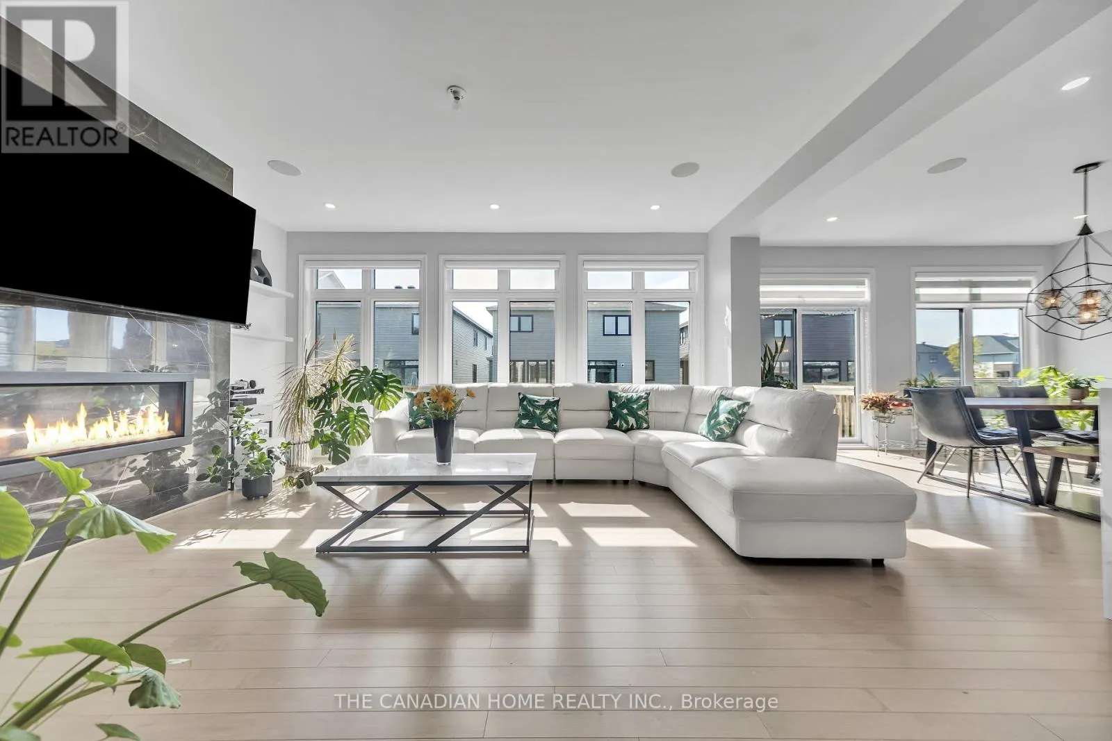711 MOONFLOWER CRESCENT
