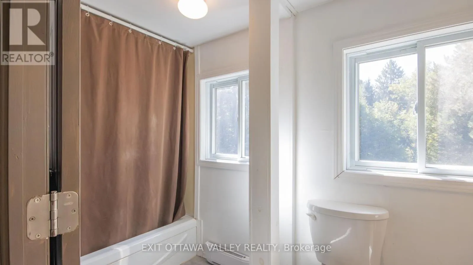 23 SPRUCEDALE AVENUE