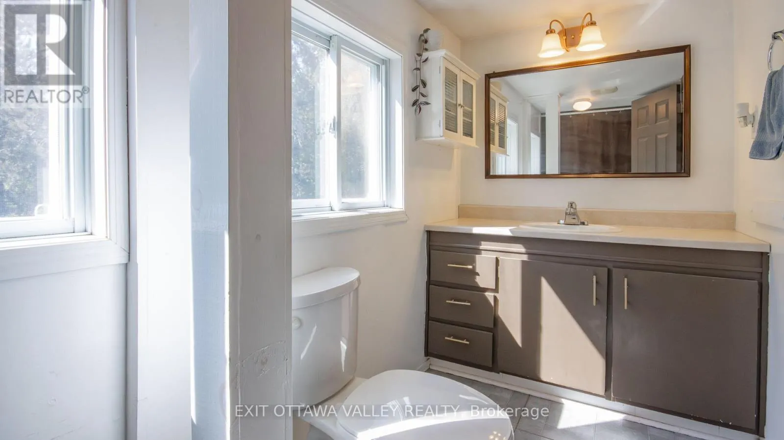 23 SPRUCEDALE AVENUE