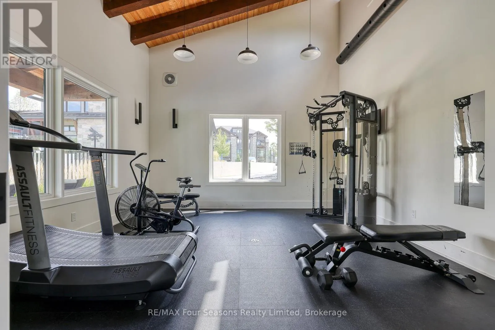 201 - 13 BEAUSOLEIL LANE, #201