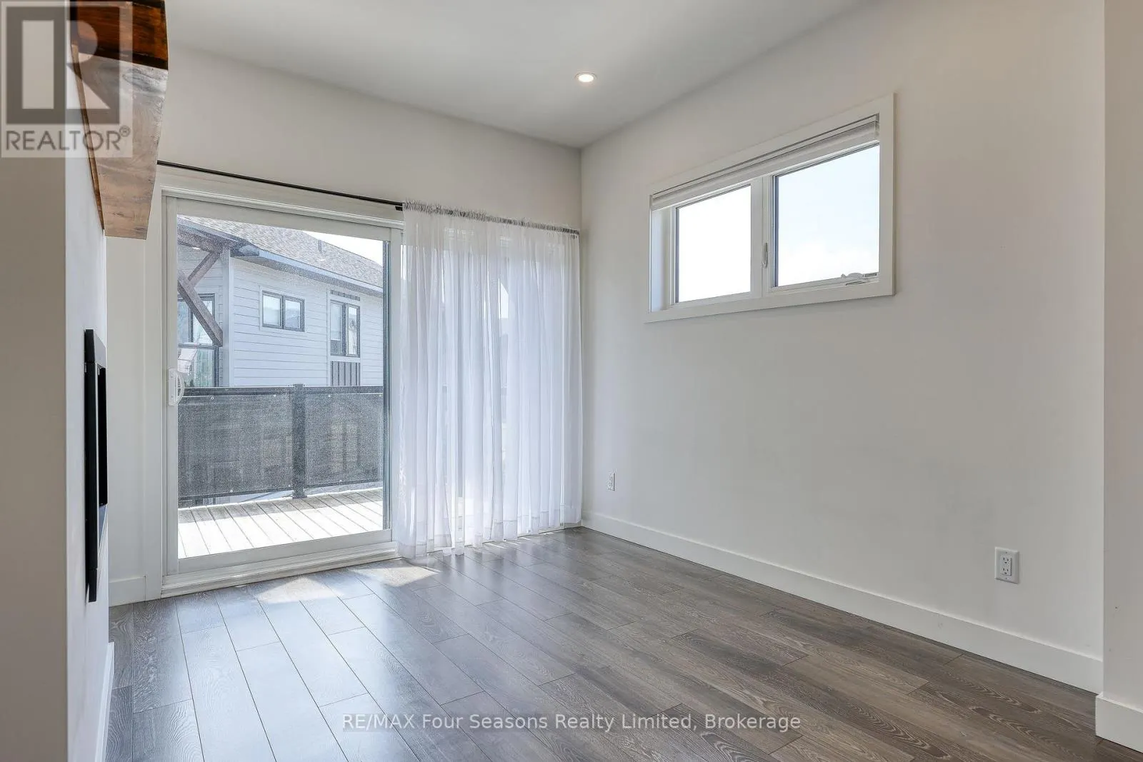 201 - 13 BEAUSOLEIL LANE, #201