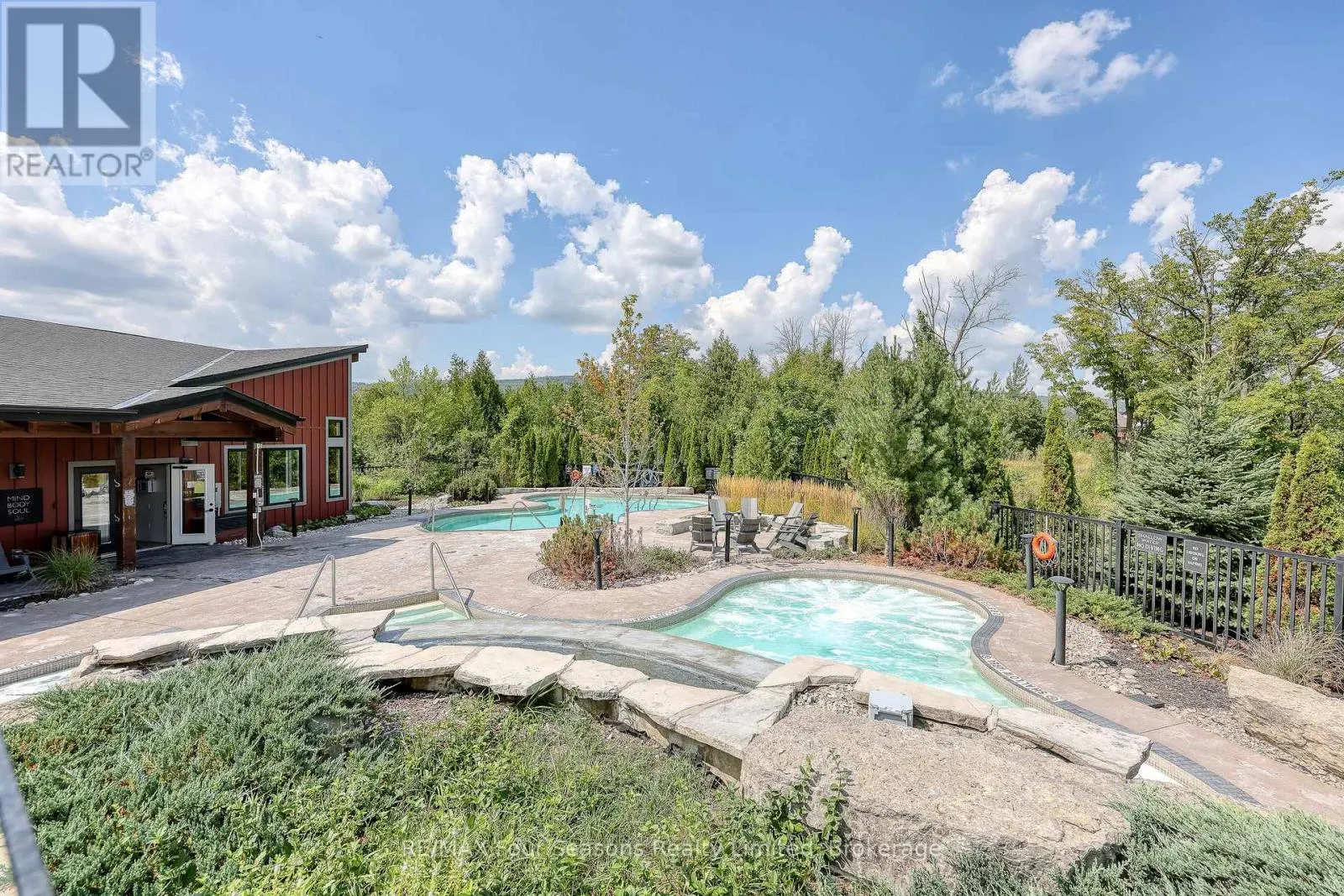 201 - 13 BEAUSOLEIL LANE, #201