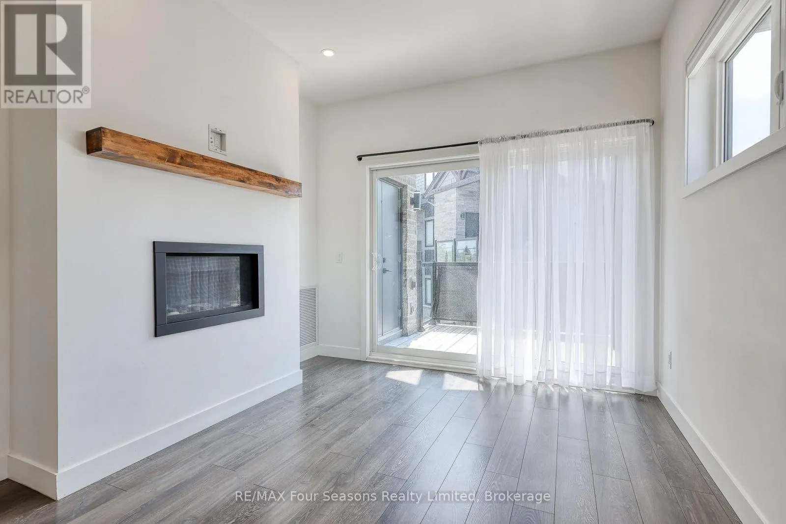 201 - 13 BEAUSOLEIL LANE, #201