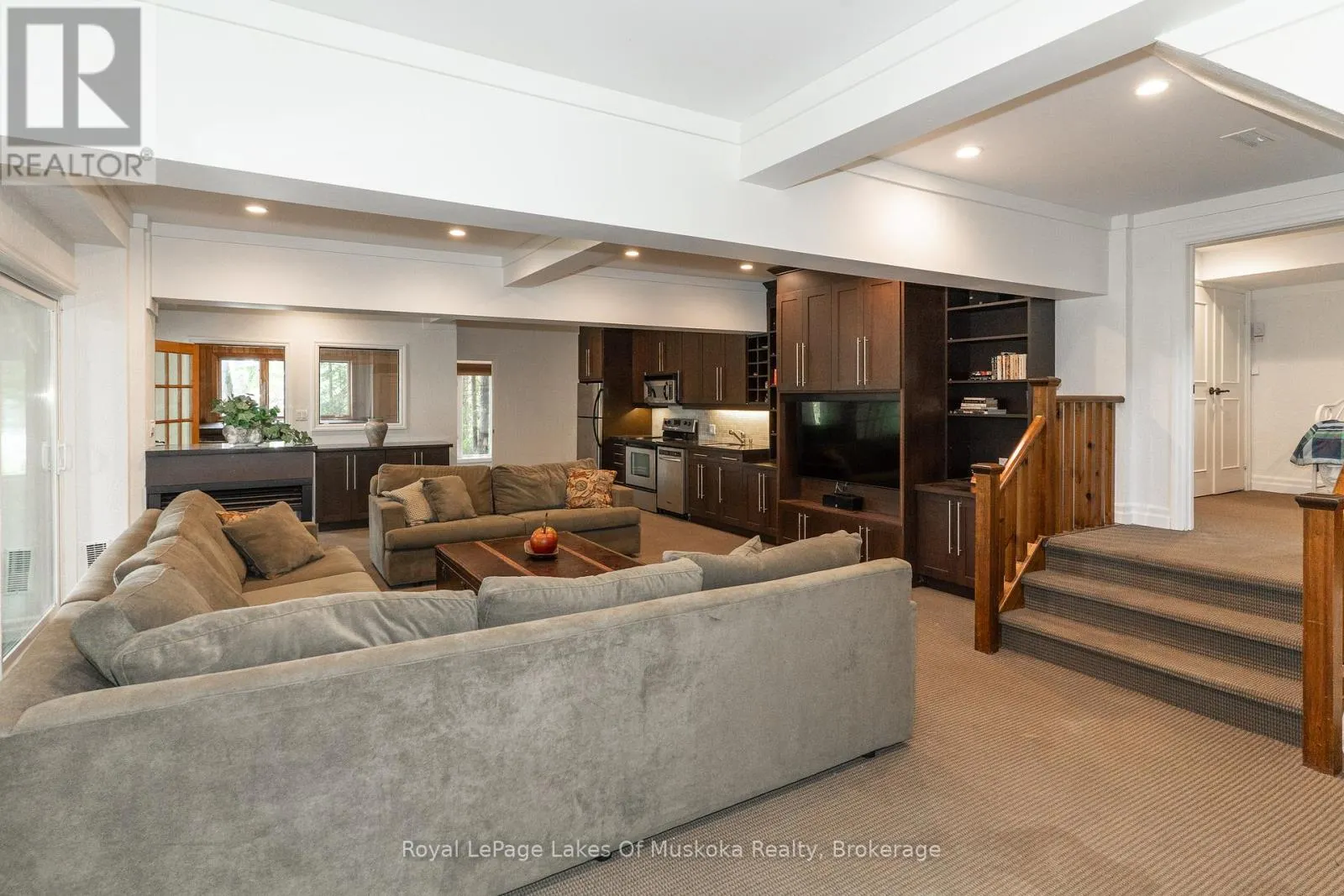 51 PINETREE ROAD