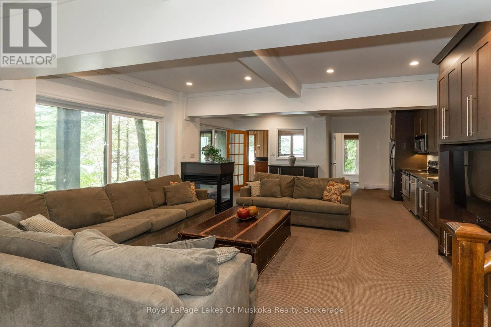 51 PINETREE ROAD
