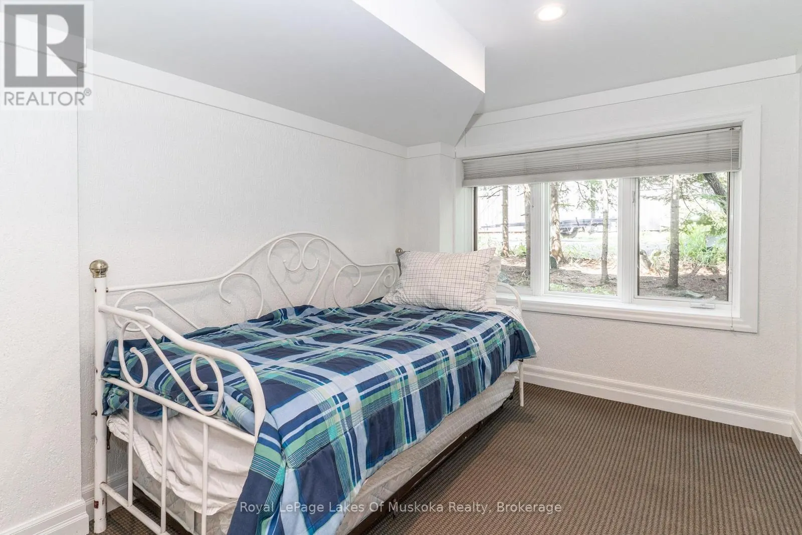 51 PINETREE ROAD