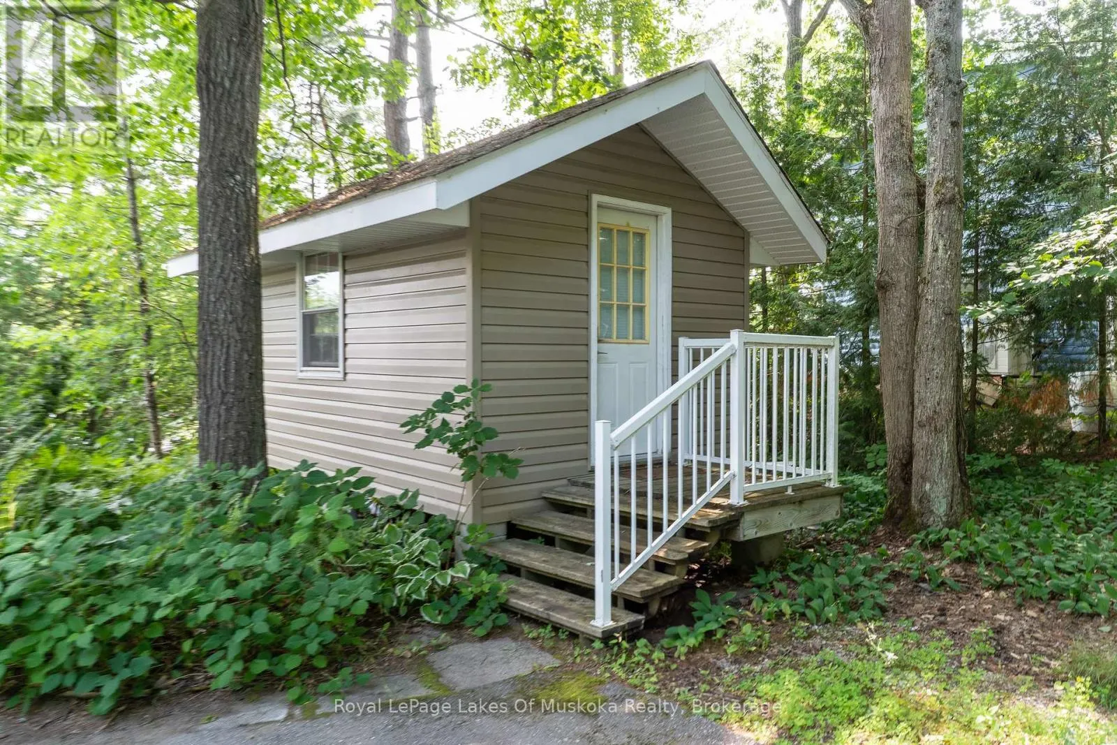 49 PINETREE ROAD