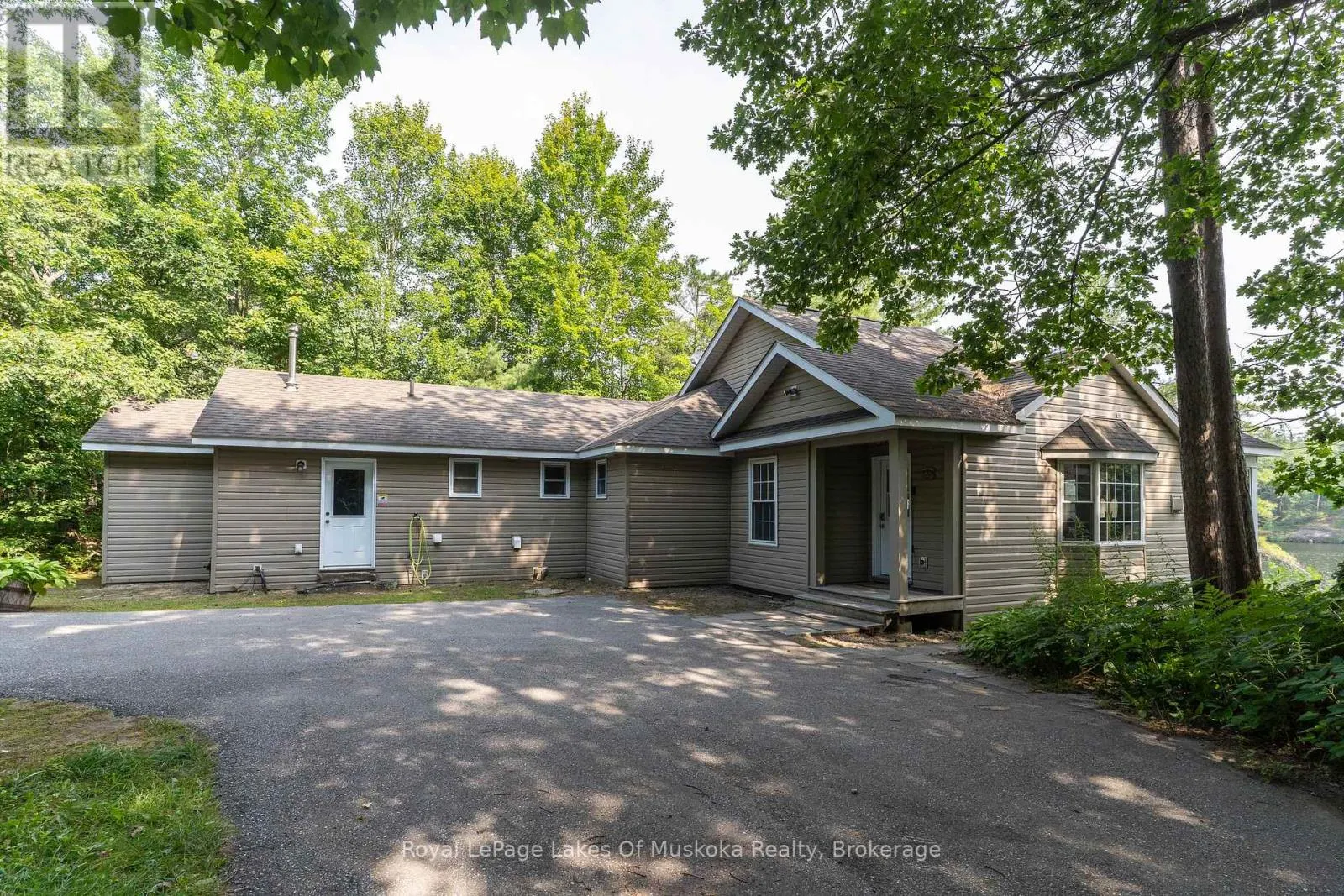 49 PINETREE ROAD