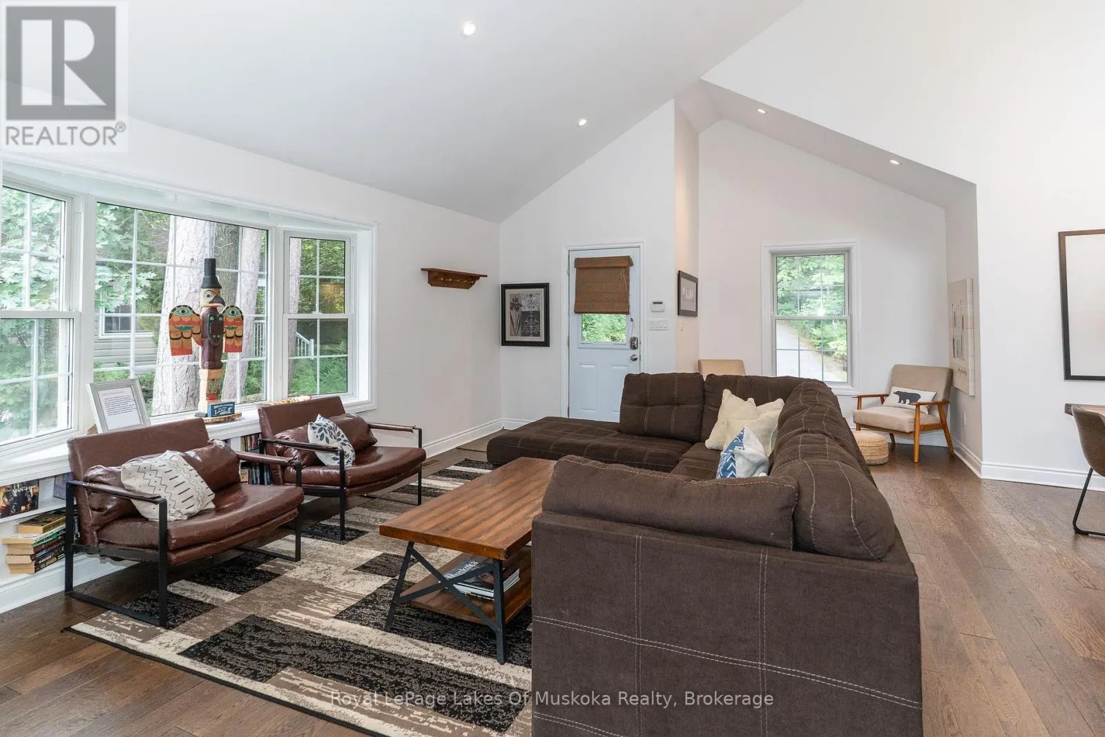 49 PINETREE ROAD