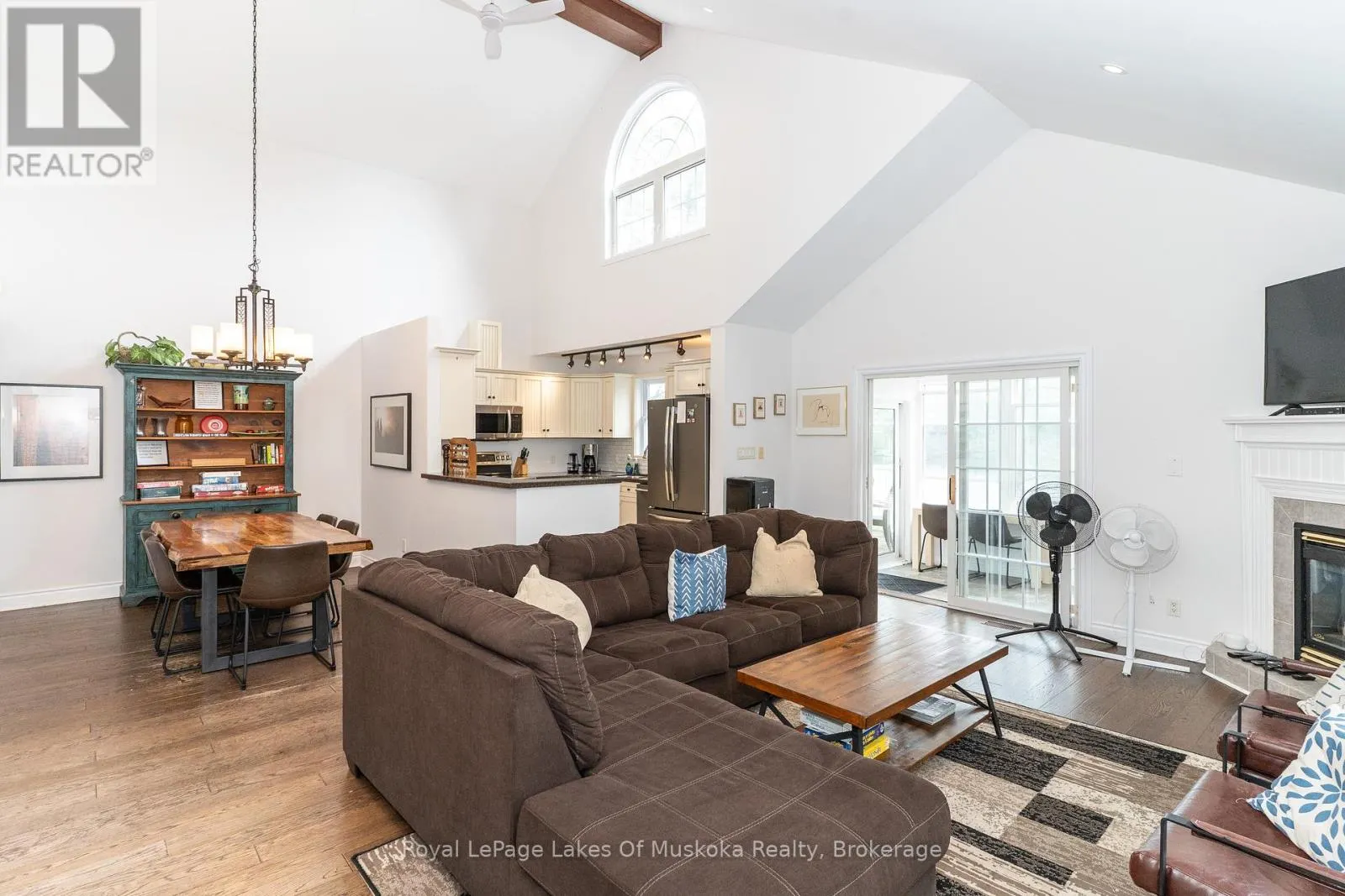 49 PINETREE ROAD