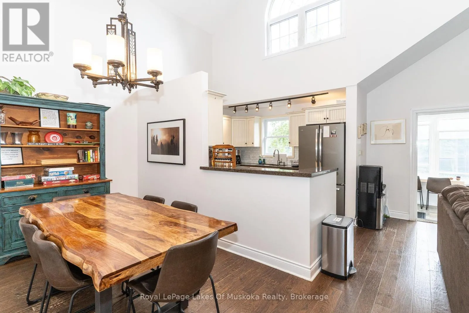 49 PINETREE ROAD