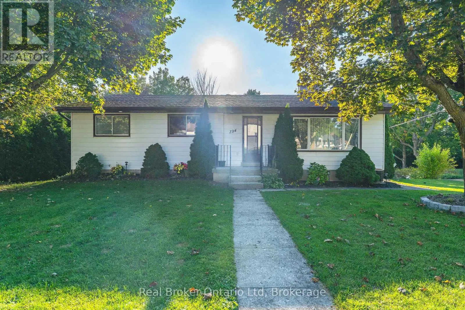 394 QUEEN STREET N