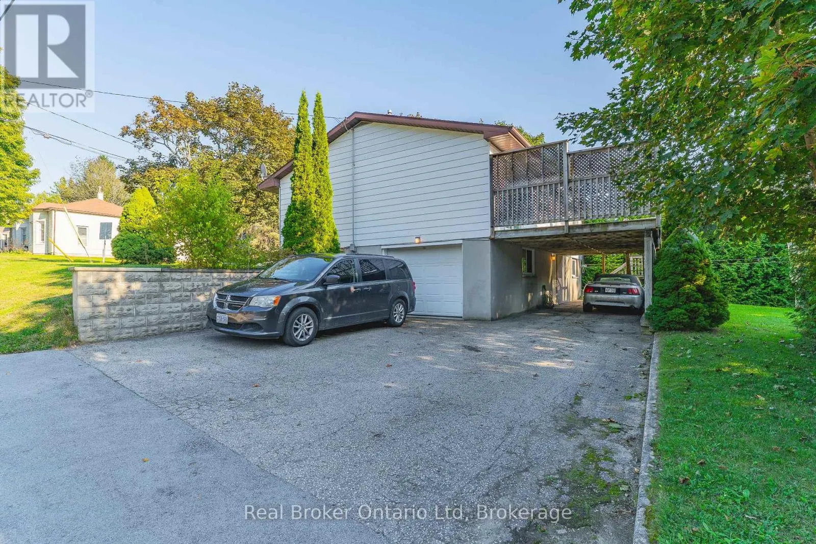 394 QUEEN STREET N