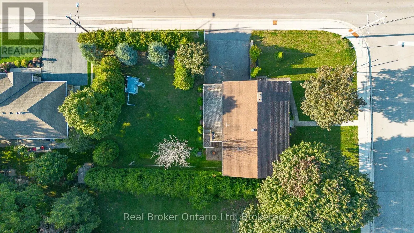 394 QUEEN STREET N